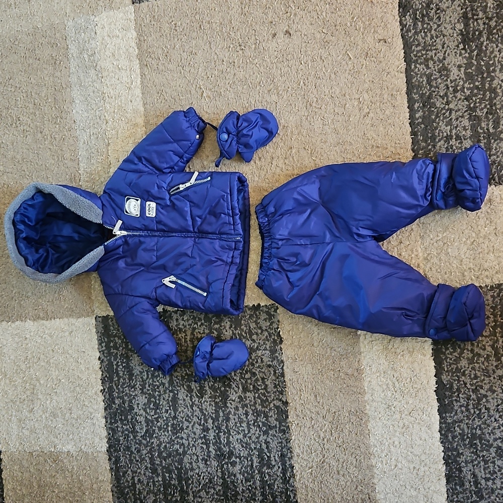 Le Petit Rothschild Blue Infant Snowsuit Set with Mittens. Sz: 12M